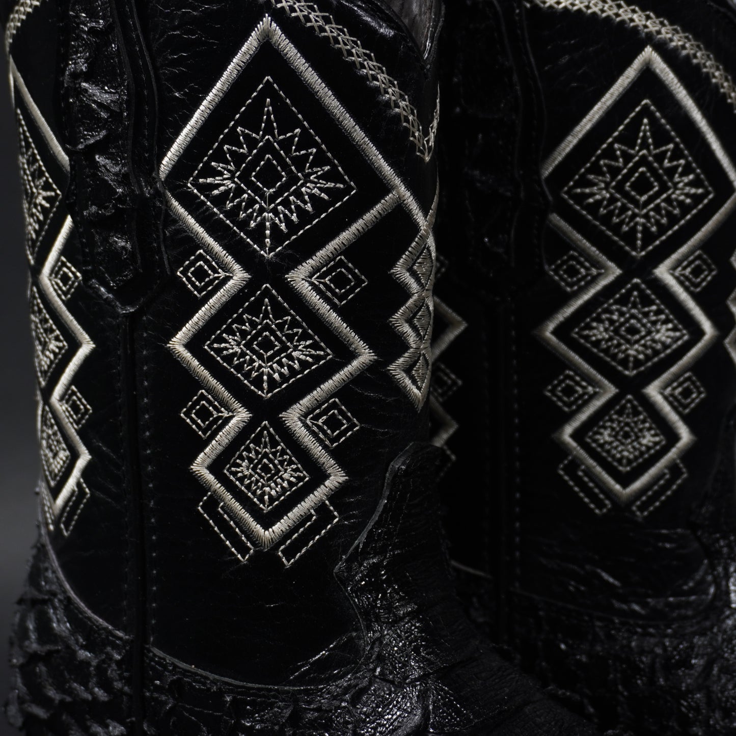 Botas negras piton gigante y punta cuadrada