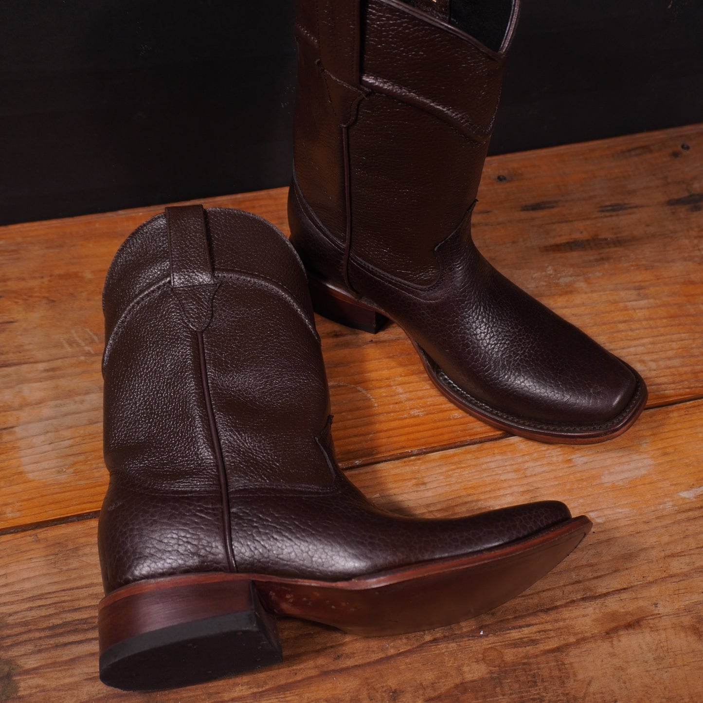 Botas cafe oscuro y punta dubai