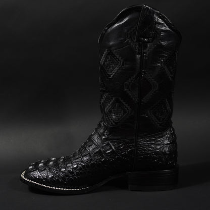 Botas negras nuca de caimán y punta cuadrada