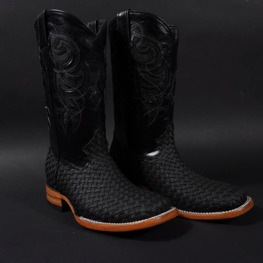 Botas negras de petatillo y punta cuadrada