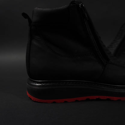 Botines negros doble cierre piton, suela roja