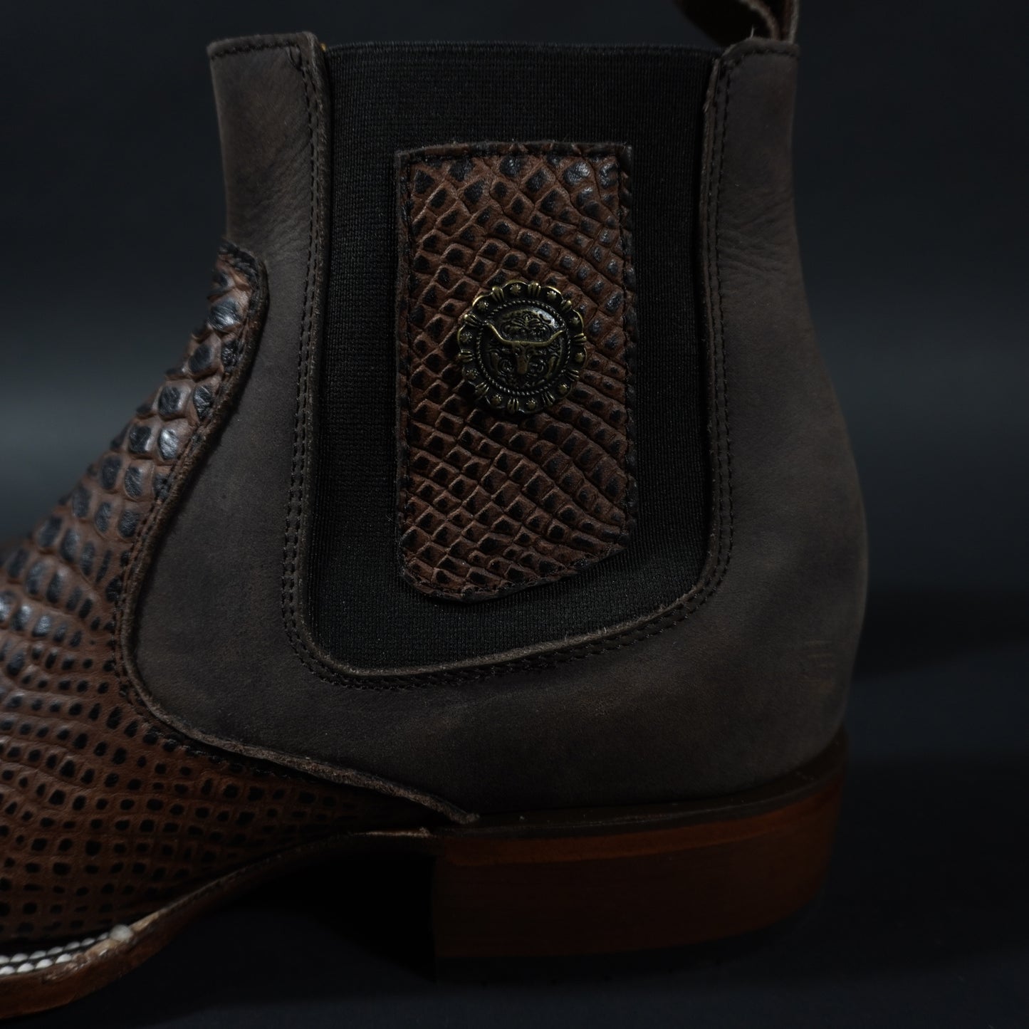 Botines vaqueros cafes piton, punta cuadrada