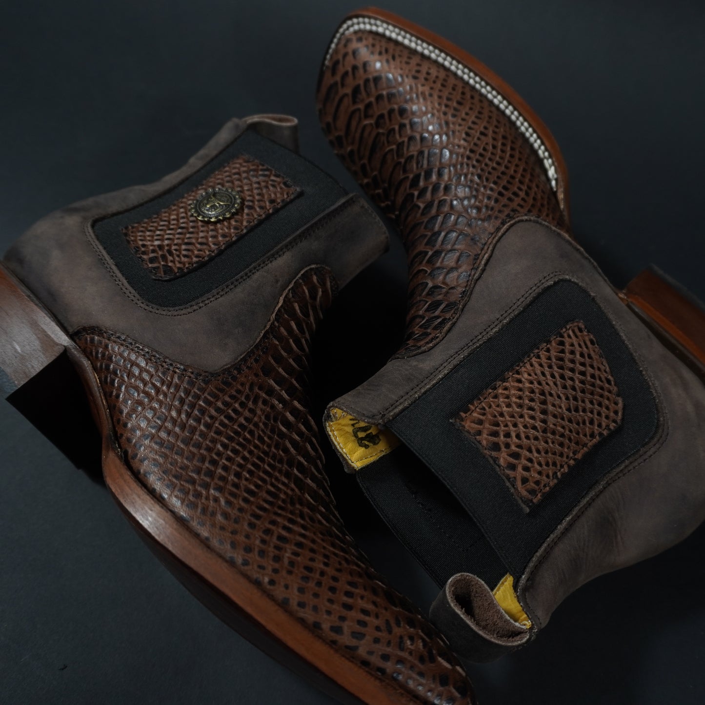 Botines vaqueros cafes piton, punta cuadrada