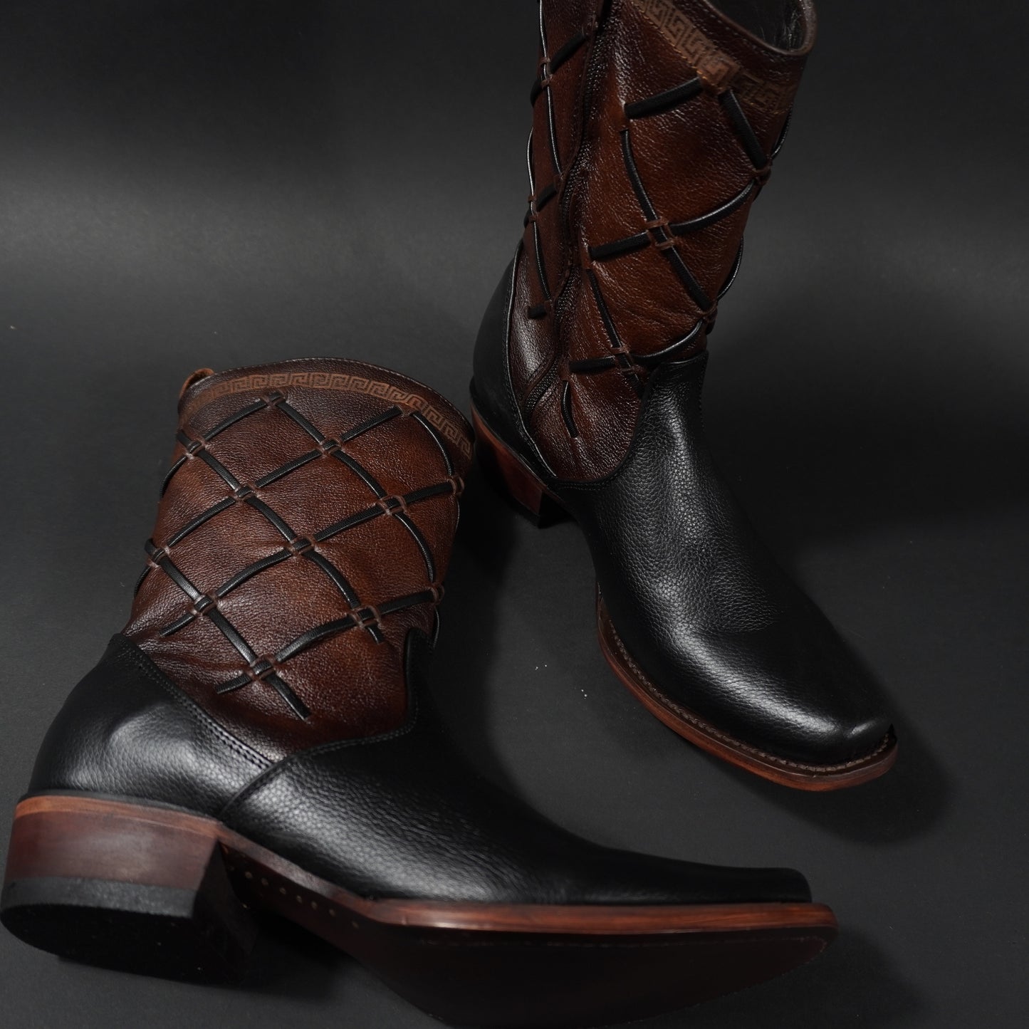 Botines de cierre negros, punta dubai