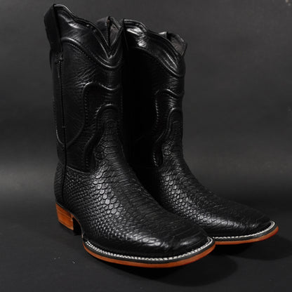 Botas negras piton, suela roja y punta cuadrada