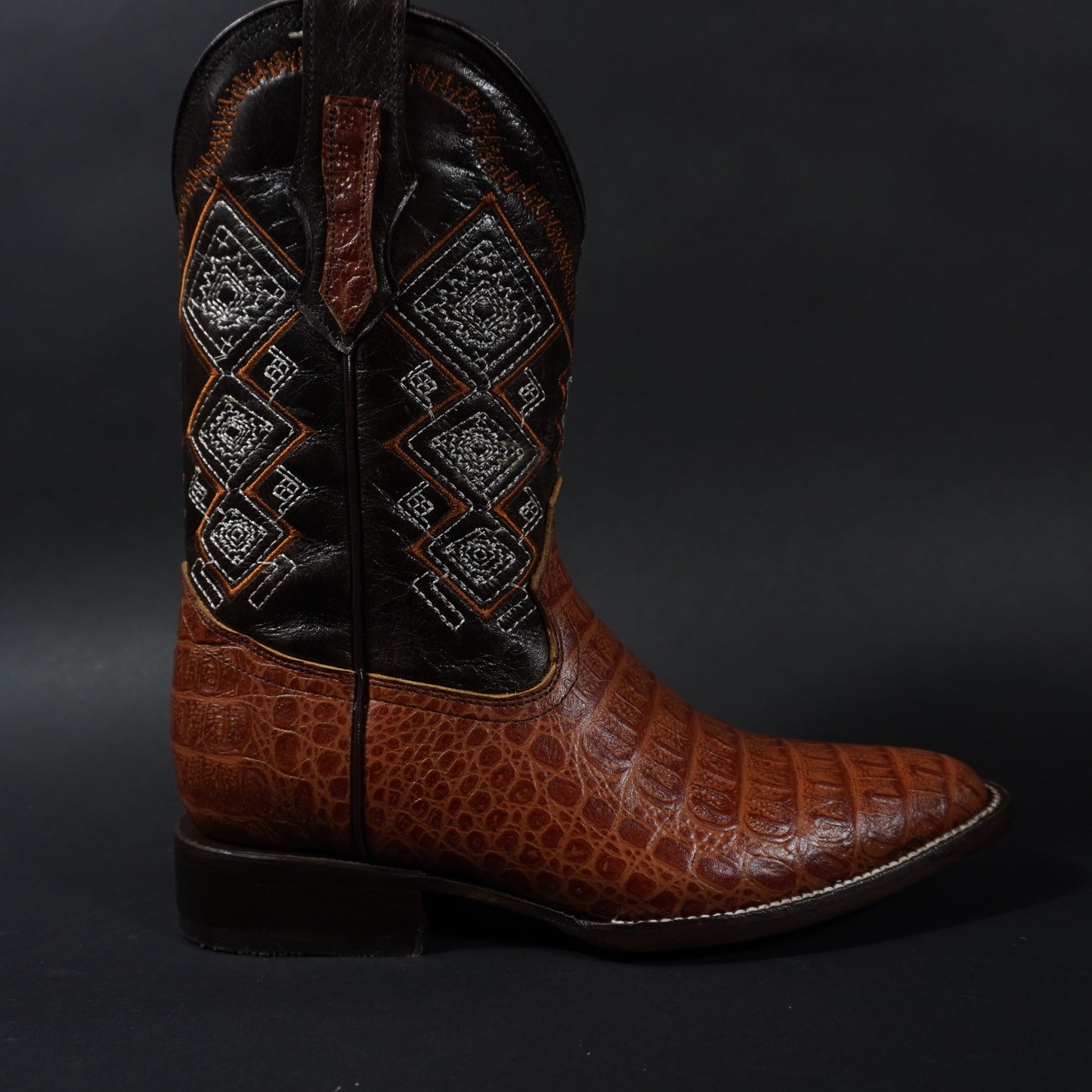 Botas color coñac cocodrilo y punta oval