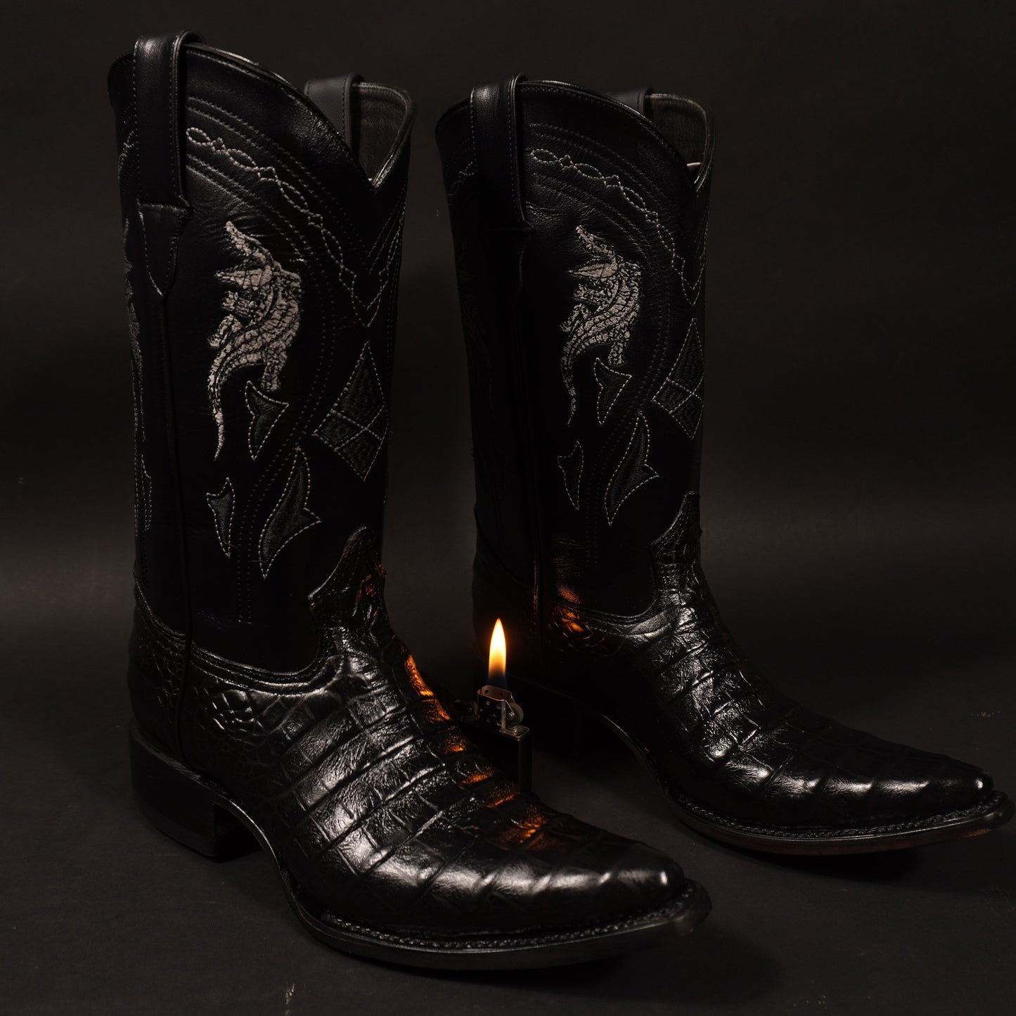 Botas color negro cocodrilo y punta sinaloa