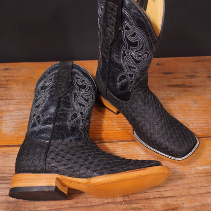 Botas negras de petatillo y punta cuadrada